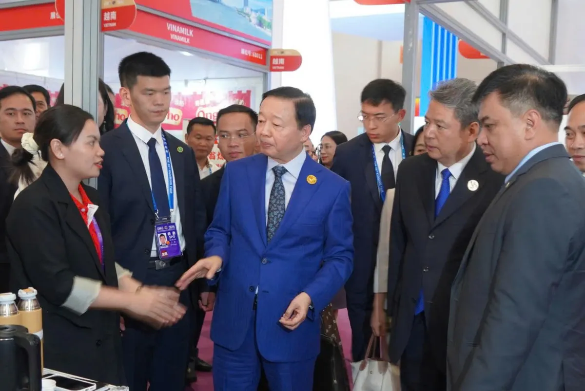 Việt Nam tăng cường kết nối chiến lược trong khuôn khổ Hai hành lang, Một vành đai - Ảnh 2.