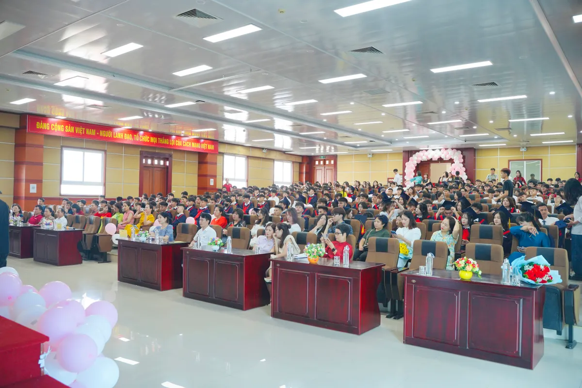 VTV College tổ chức lễ bế giảng hệ Trung cấp khóa 5 - Ảnh 1.