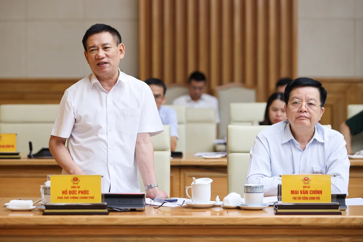 Thủ tướng chủ tr&igrave; cuộc họp về triển khai tổ chức ch&iacute;nh quyền địa phương 2 cấp- Ảnh 4.