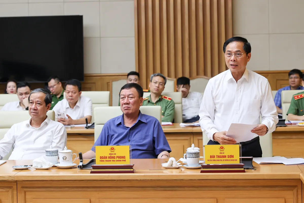 Thủ tướng chủ tr&igrave; cuộc họp về triển khai tổ chức ch&iacute;nh quyền địa phương 2 cấp- Ảnh 5.