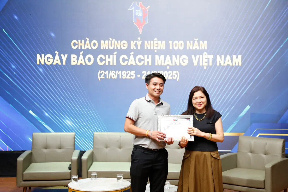 100 giây: Chân dung người làm báo giữa thời đại số - Ảnh 15.