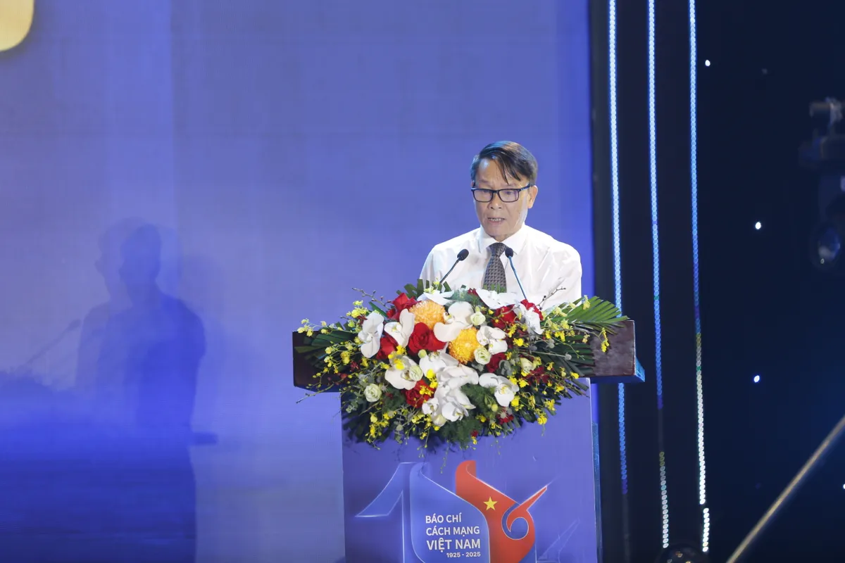 Lễ Bế mạc Hội b&aacute;o to&agrave;n quốc 2025: Trao 16 giải A, 24 giải B v&agrave; 48 giải C cho c&aacute;c tập thể, c&aacute; nh&acirc;n xuất sắc - Ảnh 1.