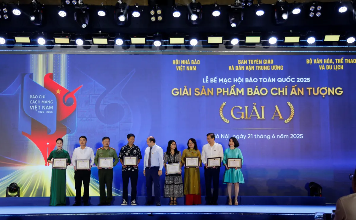 Lễ Bế mạc Hội b&aacute;o to&agrave;n quốc 2025: Trao 16 giải A, 24 giải B v&agrave; 48 giải C cho c&aacute;c tập thể, c&aacute; nh&acirc;n xuất sắc - Ảnh 5.