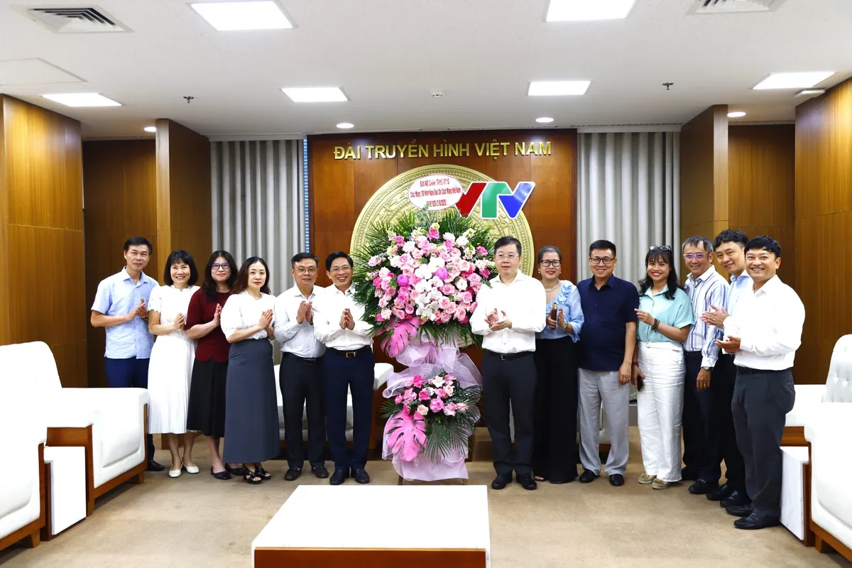 Lãnh đạo Đảng, Nhà nước gửi hoa chúc mừng Đài THVN nhân kỷ niệm 100 năm Ngày Báo chí Cách mạng Việt Nam - Ảnh 2.