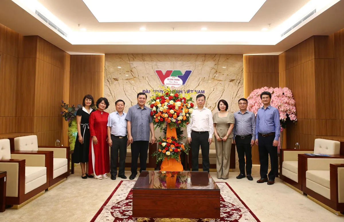 Lãnh đạo Đảng, Nhà nước gửi hoa chúc mừng Đài THVN nhân kỷ niệm 100 năm Ngày Báo chí Cách mạng Việt Nam - Ảnh 6.
