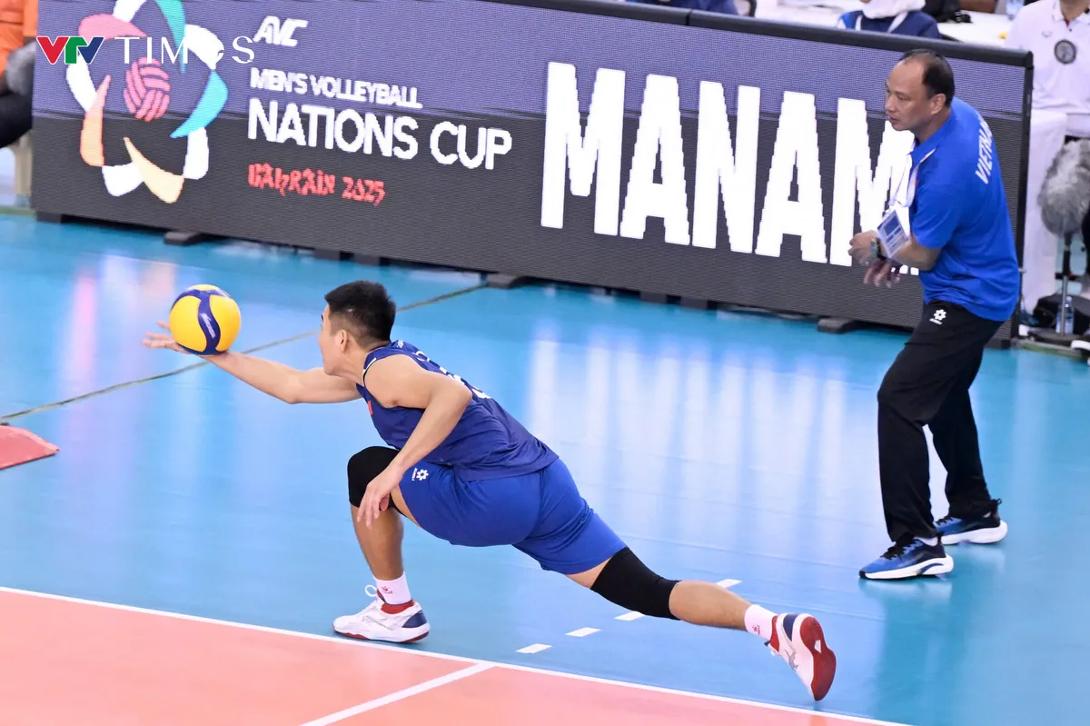 Việt Nam su&yacute;t tạo địa chấn: Qatar thắng th&oacute;t tim sau 5 set kịch t&iacute;nh!- Ảnh 2.
