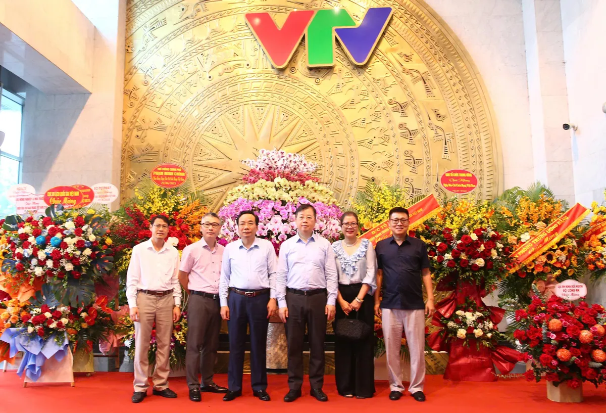 Lãnh đạo Đảng, Nhà nước gửi hoa chúc mừng Đài THVN nhân kỷ niệm 100 năm Ngày Báo chí Cách mạng Việt Nam - Ảnh 3.