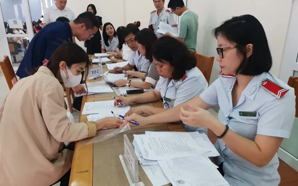 Theo Luật BHXH mới một số nhóm đối tương không thuộc diện tham gia BHXH bắt buộc Theo Luật BHXH mới một số nhóm đối tương không thuộc diện tham gia BHXH bắt buộc