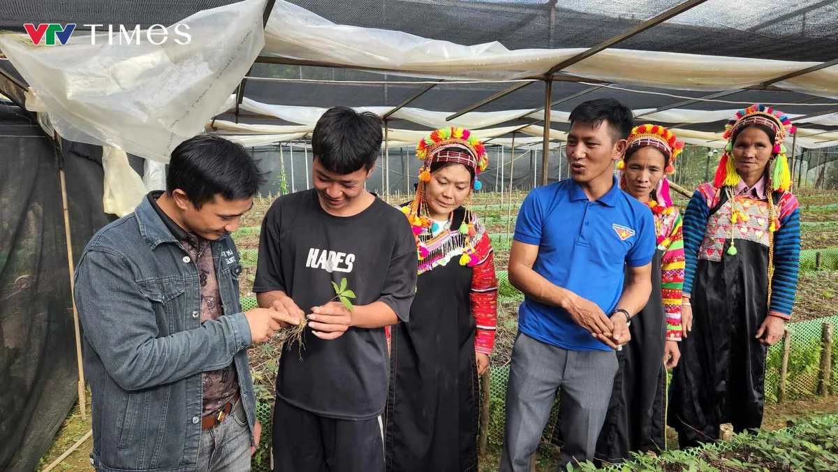 Đảng vi&ecirc;n trẻ - Điểm tựa cho bản l&agrave;ng người La Hủ ở Lai Ch&acirc;u - Ảnh 6.