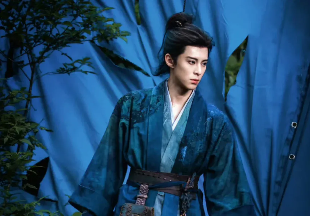 Trưng bày đồ đã dùng của Vương Hạc Đệ để hút khách, quán ăn bị chỉ trích - Ảnh 6.