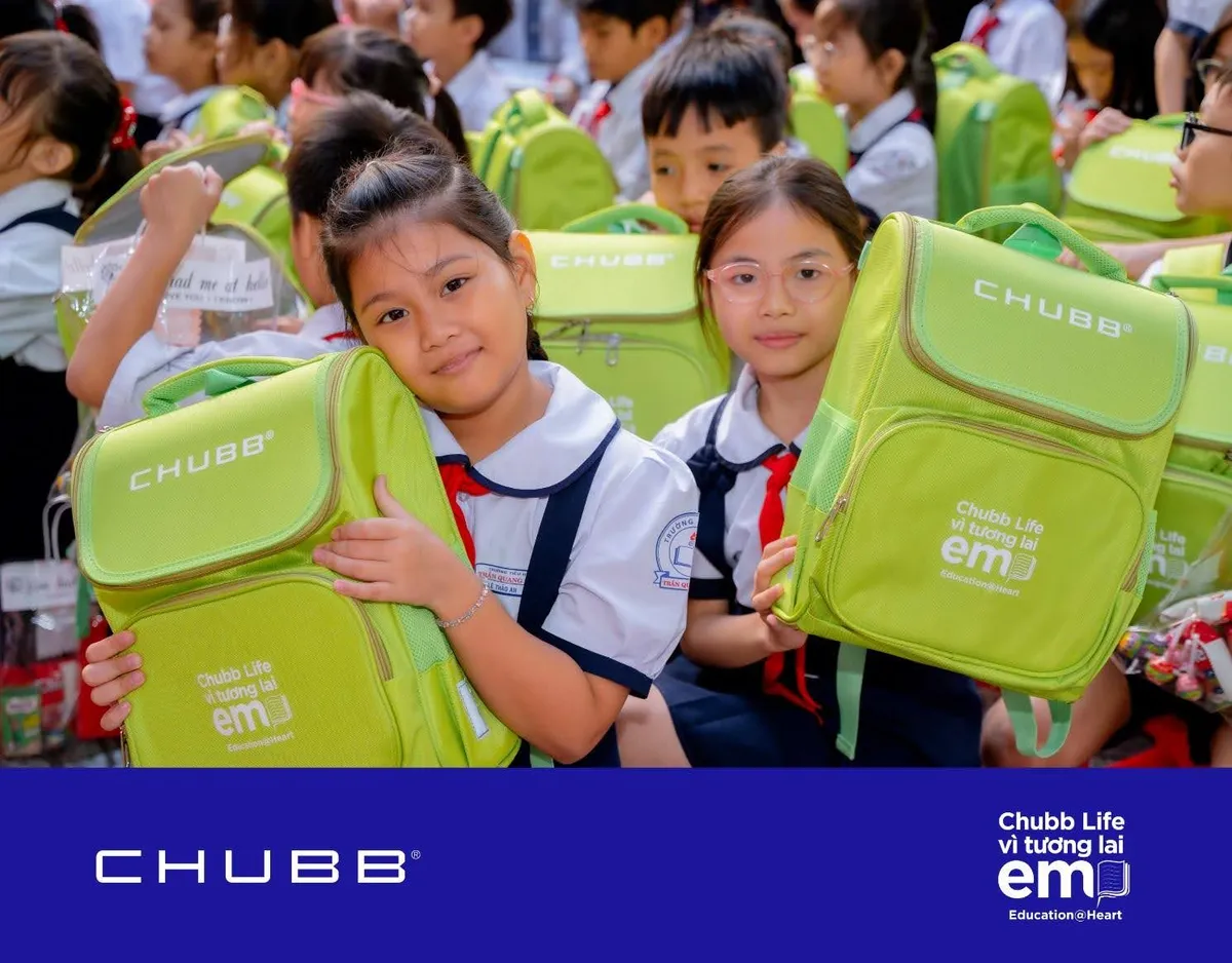 Gần 2.000 suất học bổng được Chubb Life trao tặng trong Th&aacute;ng H&agrave;nh động v&igrave; trẻ em 2025 - Ảnh 2.