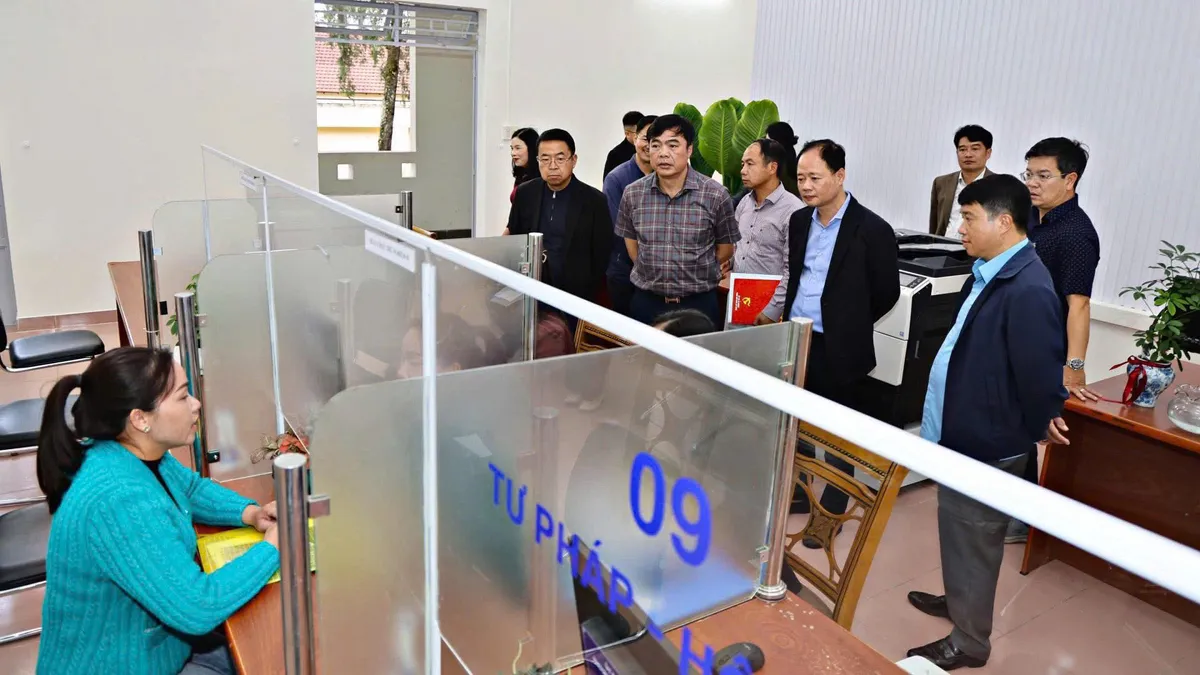 B&iacute; thư Tỉnh ủy L&acirc;m Đồng kiểm tra, sẵn s&agrave;ng cho m&ocirc; h&igrave;nh ch&iacute;nh quyền cấp x&atilde; mới - Ảnh 1.