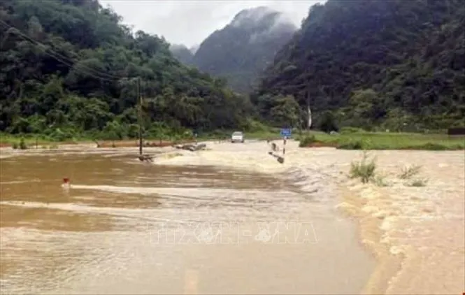Bộ C&ocirc;ng Thương ban h&agrave;nh c&ocirc;ng điện hỏa tốc ứng ph&oacute; mưa lũ ở Bắc Bộ - Ảnh 1.