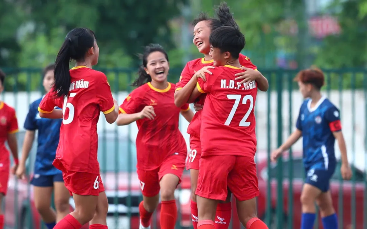 U16 TP Hồ Chí Minh vừa có chiến thắng đầu tiên kể từ đầu giải sau khi đánh bại U16 Zantino Vĩnh Phúc với tỷ số 3-0.