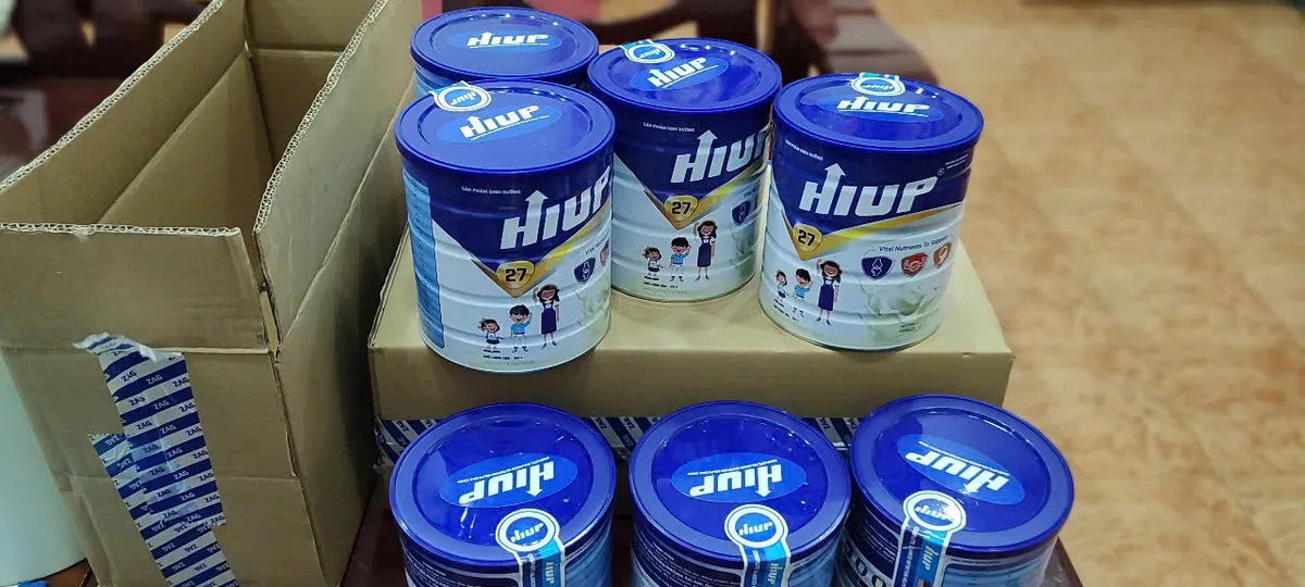 Mua phải sữa Hiup giả cho con, cha mẹ dằn vặt- Ảnh 1. Mua phải sữa Hiup giả cho con, cha mẹ dằn vặt- Ảnh 1.