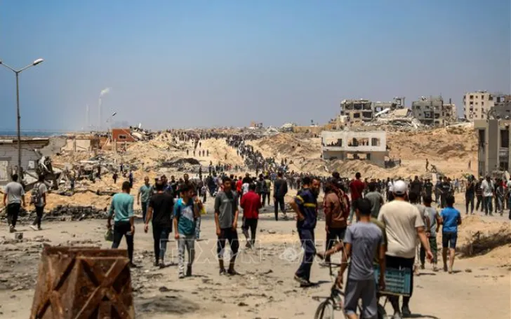 Người dân Palestine tại khu vực Sudaniya, phía Bắc thành phố Gaza, ngày 12/6 (Ảnh minh họa: THX/TTXVN)
