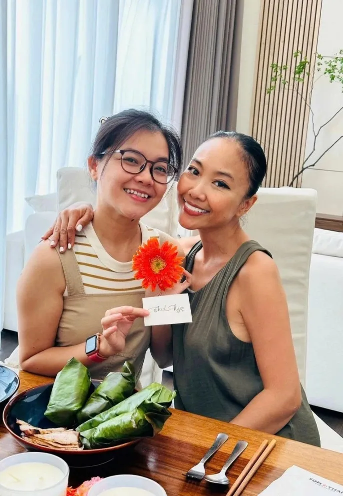 Diva Thanh Lam đ&oacute;n sinh nhật b&ecirc;n chồng, Việt Anh bất ngờ kh&oacute;a trang c&aacute; nh&acirc;n - Ảnh 6.