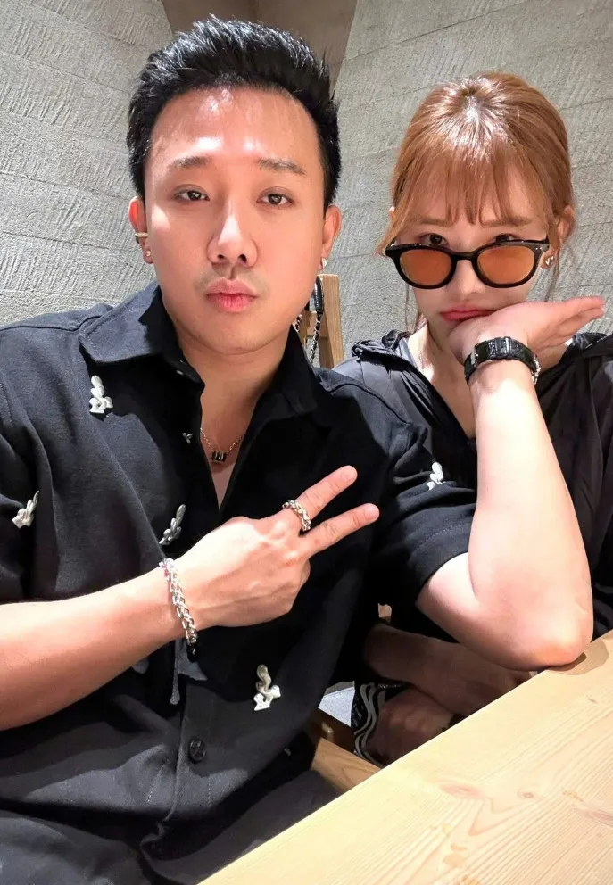 Diva Thanh Lam đ&oacute;n sinh nhật b&ecirc;n chồng, Việt Anh bất ngờ kh&oacute;a trang c&aacute; nh&acirc;n - Ảnh 9.