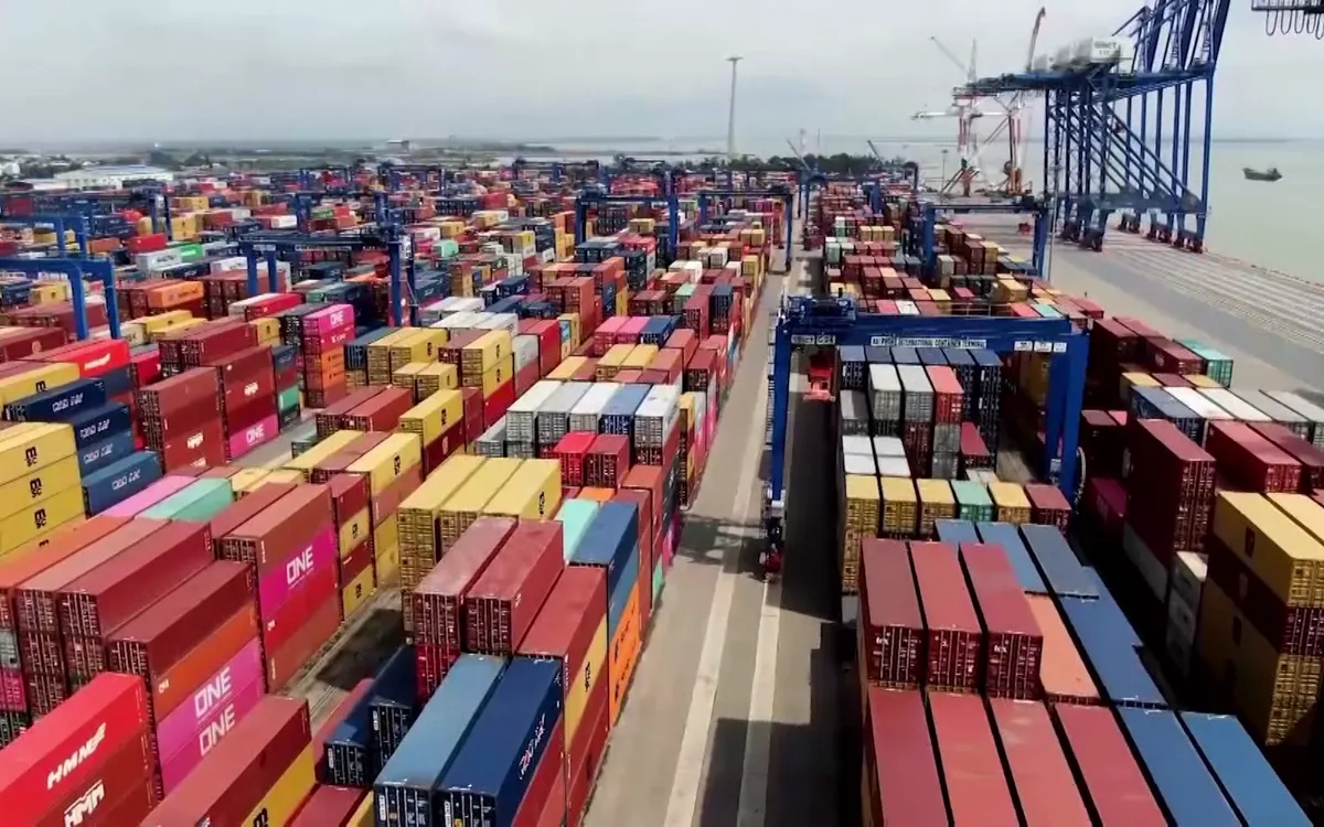 Ngành vận tải biển Việt Nam đang đứng trước sức ép lớn trong việc chuyển đổi xanh. Ngành vận tải biển Việt Nam đang đứng trước sức ép lớn trong việc chuyển đổi xanh.