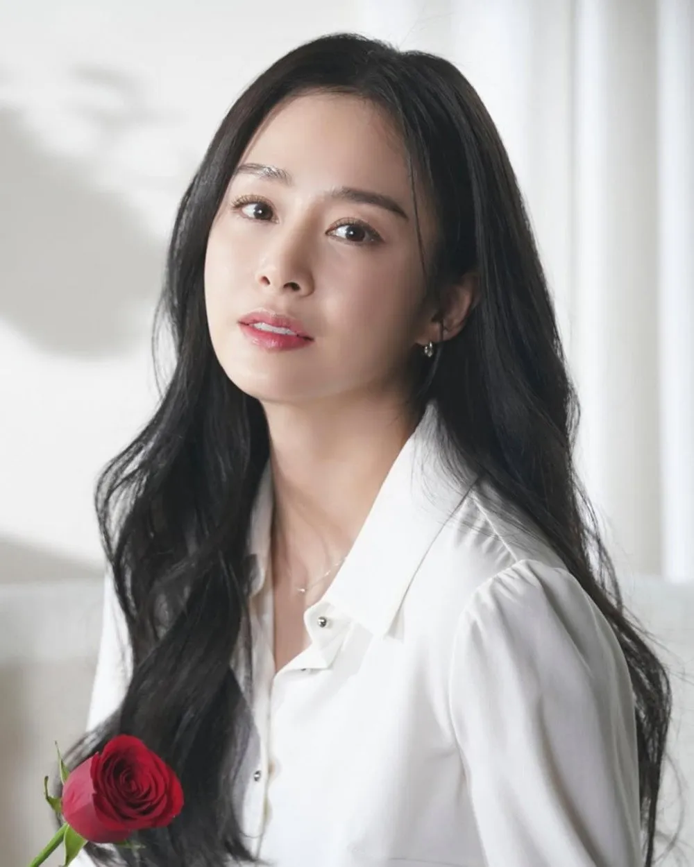 Kim Tae Hee thổ lộ nỗi lo về ngoại hình - Ảnh 1.