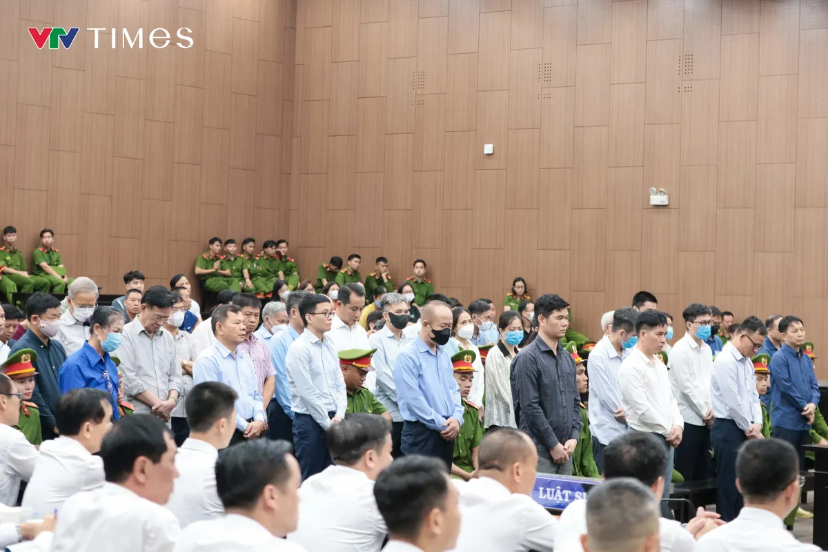 Cựu Bí thư Hoàng Thị Thúy Lan xin ngồi tại tòa vì bệnh tim, chứng ngừng thở - Ảnh 2.