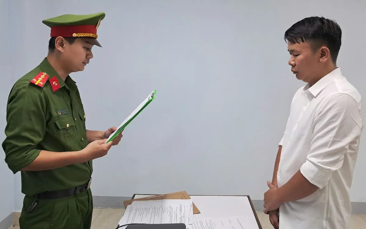Cơ quan Cảnh sát điều tra Công an thành phố Đà Nẵng tống đạt các quyết định đối với Hà Công Tài. Cơ quan Cảnh sát điều tra Công an thành phố Đà Nẵng tống đạt các quyết định đối với Hà Công Tài.
