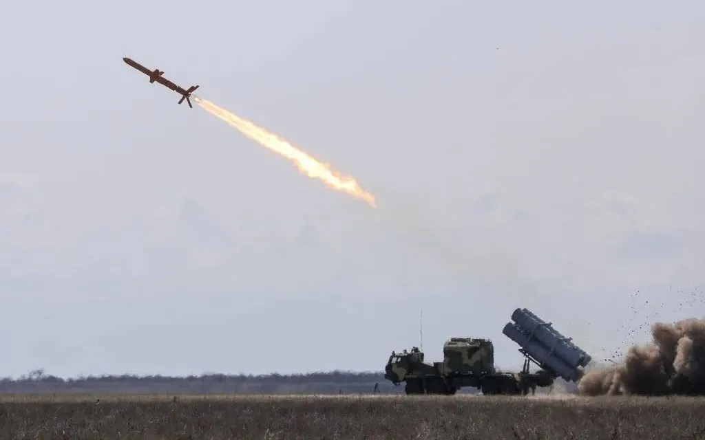 Một tên lửa Neptune do Ukraine sản xuất được phóng vào ngày 5/4/2019. (Ảnh: Văn phòng Tổng thống Ukraine) Một tên lửa Neptune do Ukraine sản xuất được phóng vào ngày 5/4/2019. (Ảnh: Văn phòng Tổng thống Ukraine)