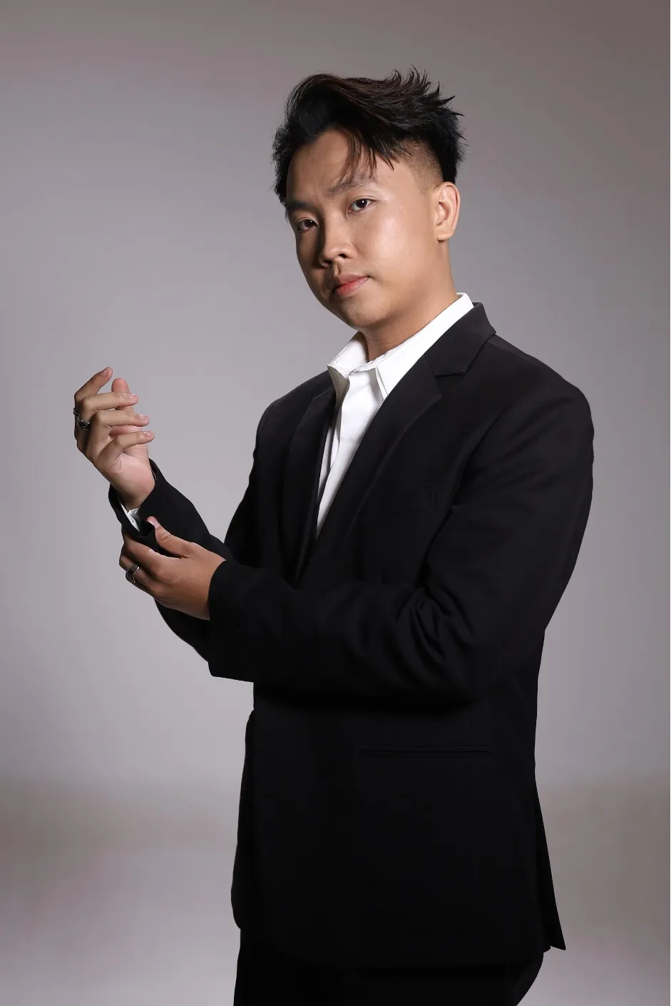 Azliga bứt ph&aacute; với tư duy quản trị trẻ trung, linh hoạt - Ảnh 1.