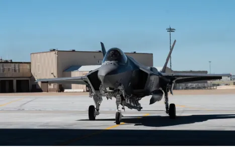 F-35A là một trong những máy bay phản lực tiên tiến nhất và đắt tiền nhất (Ảnh: Không quân Mỹ) F-35A là một trong những máy bay phản lực tiên tiến nhất và đắt tiền nhất (Ảnh: Không quân Mỹ)