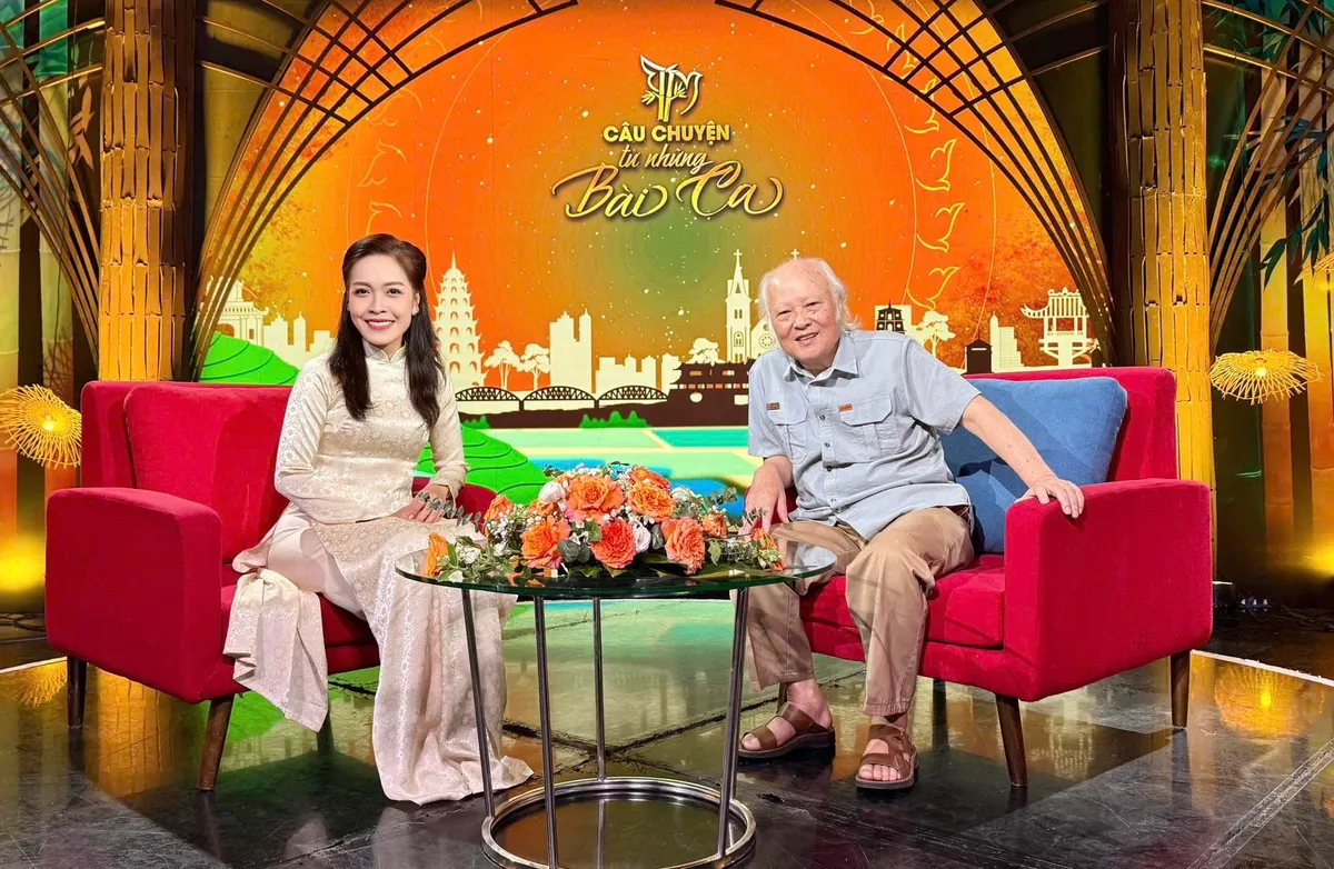 “Tình em” – Khúc hát yêu thương từ chiến trường vọng về
- Ảnh 1. “Tình em” – Khúc hát yêu thương từ chiến trường vọng về
- Ảnh 1.