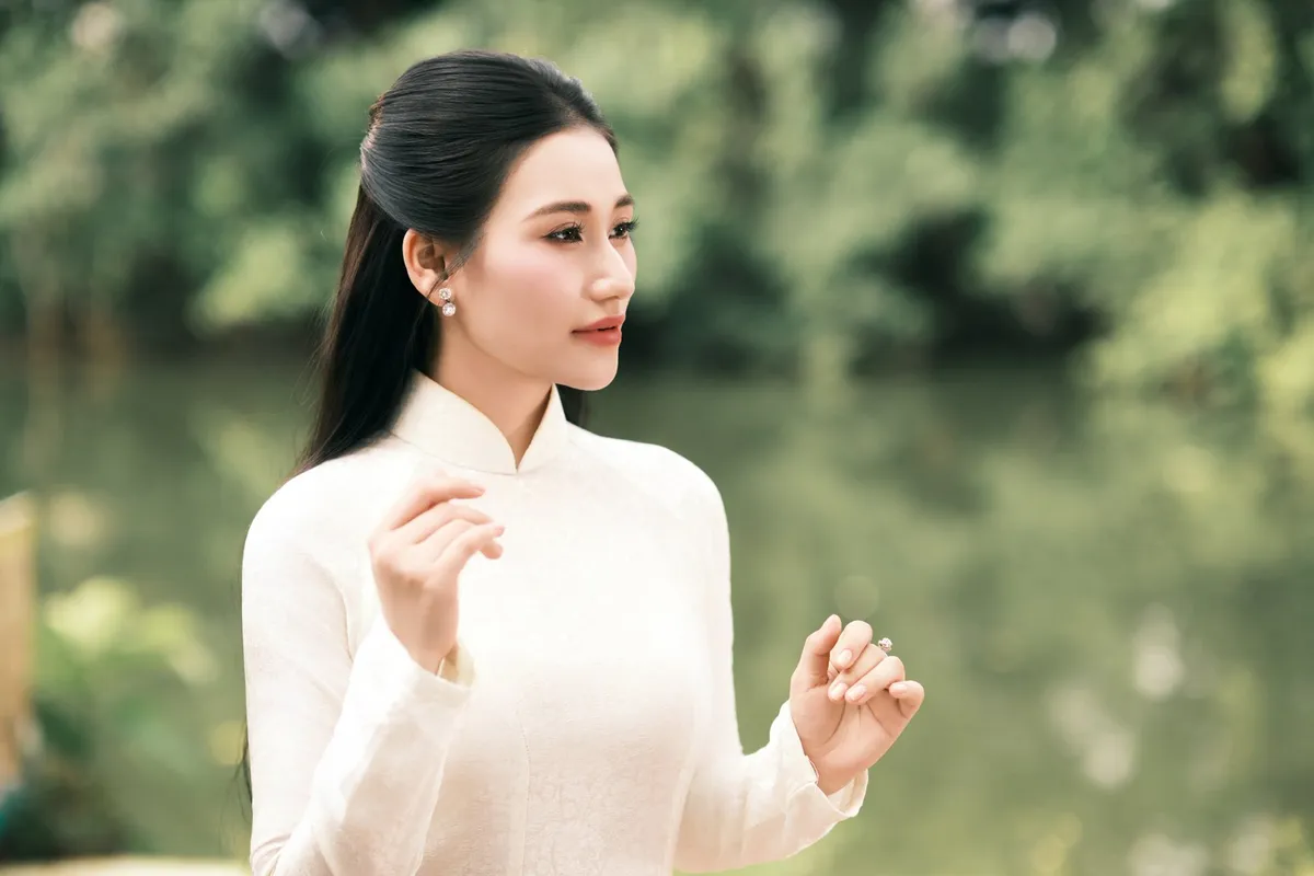 “Tình em” – Khúc hát yêu thương từ chiến trường vọng về
- Ảnh 2. “Tình em” – Khúc hát yêu thương từ chiến trường vọng về
- Ảnh 2.