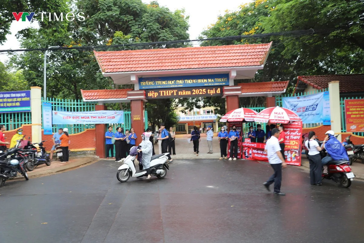 Tây Nguyên sẵn sàng cho kỳ thi tốt nghiệp THPT 2025 giữa tiết trời mưa đầu mùa - Ảnh 1.