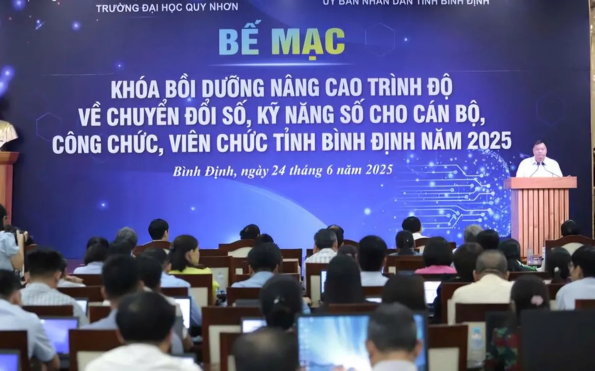Quang cảnh lễ bế mạc Khóa Bồi dưỡng nâng cao trình độ về chuyển đổi số, kỹ năng số cho CBCCVC. Quang cảnh lễ bế mạc Khóa Bồi dưỡng nâng cao trình độ về chuyển đổi số, kỹ năng số cho CBCCVC.