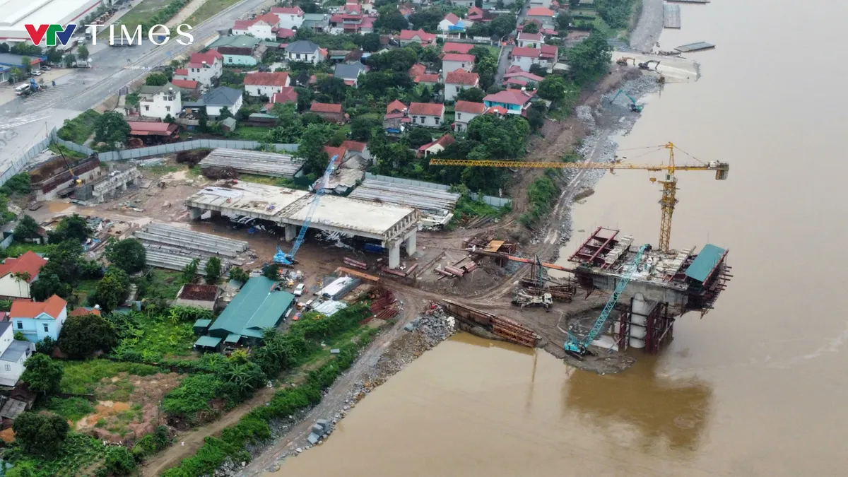 Phú Thọ: Toàn cảnh cầu Phong Châu mới đang dần hình thành  - Ảnh 1.
