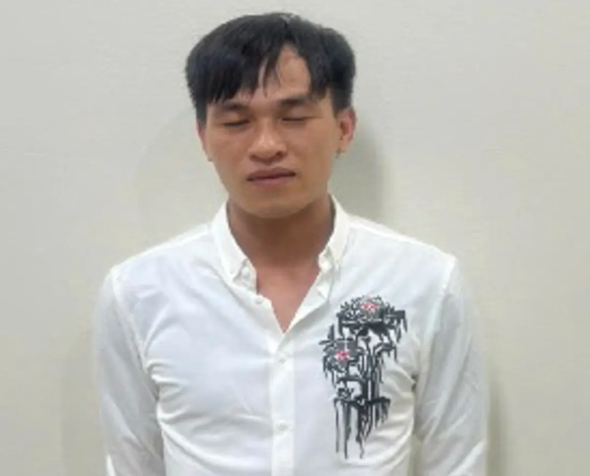 Bị phê bình do lạng lách, đánh võng, nam thanh niên đánh đập dã man 2 nữ sinh - Ảnh 1.