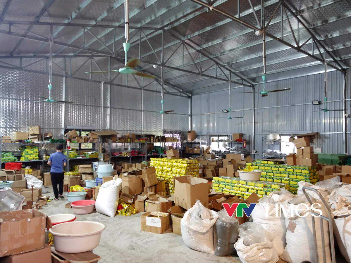 Khởi tố đối tượng xâm phạm quyền sở hữu nhãn hiệu "Chè Thái Nguyên" thu lợi gần 46 tỷ đồng - Ảnh 1.