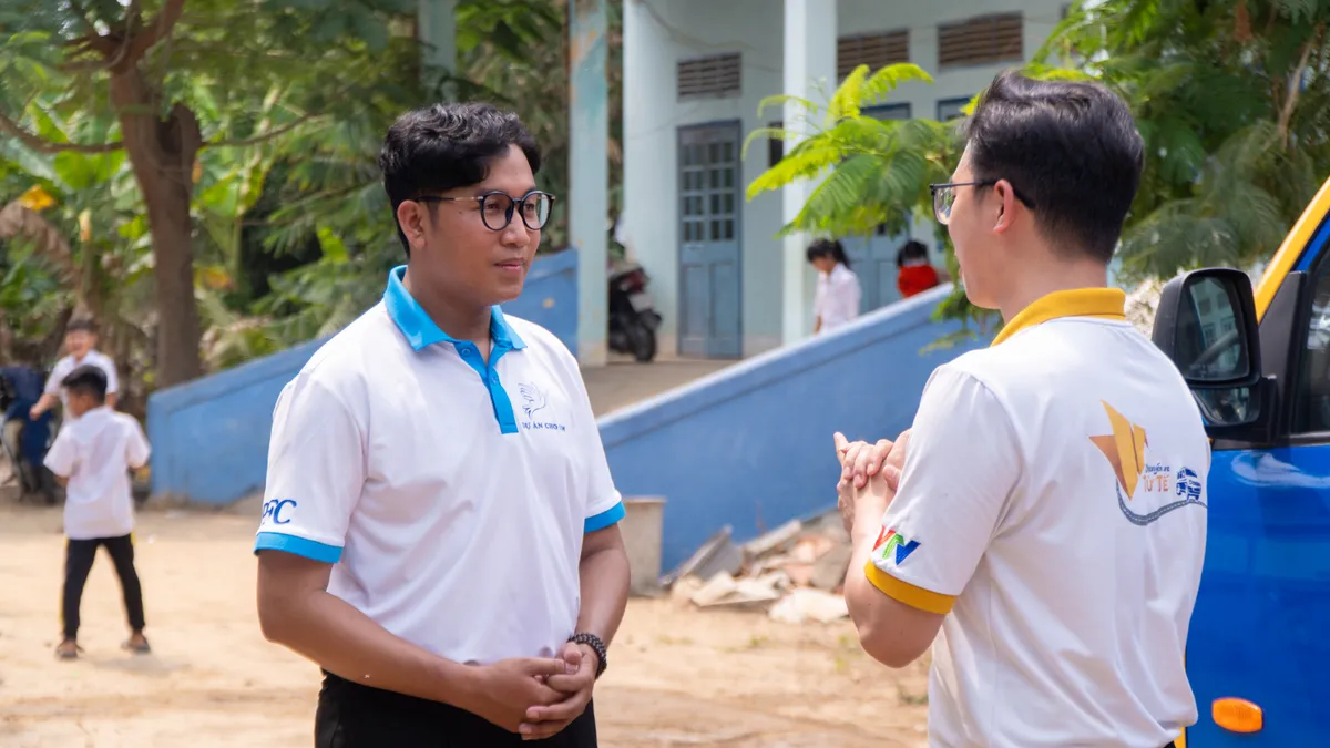 Chuyến xe tử tế th&aacute;ng 6: C&ugrave;ng "Cho em" lan toả hạnh ph&uacute;c tuổi thơ- Ảnh 1.