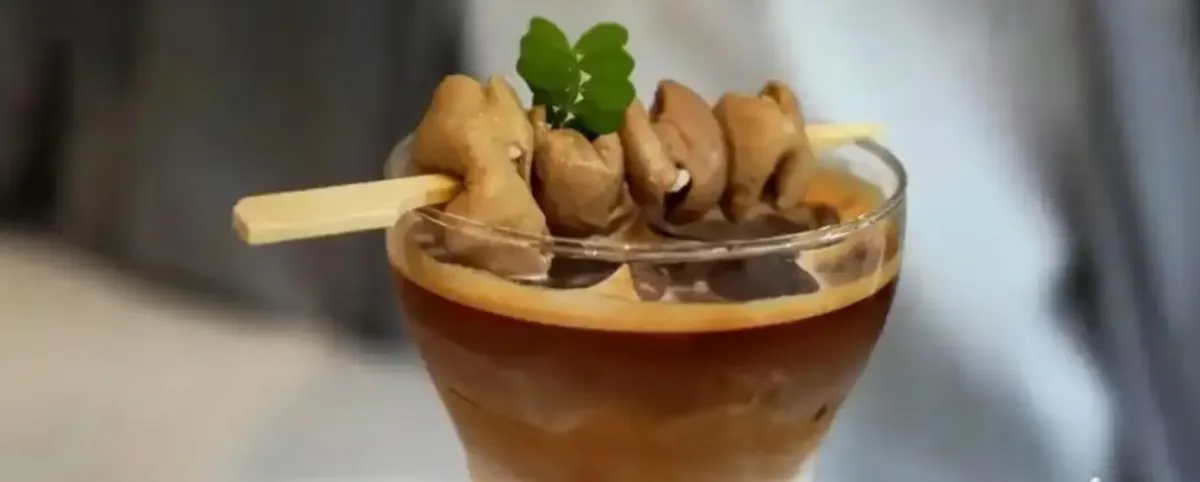 Lý do cà phê nước lòng lợn gây sốt mạng xã hội Trung Quốc - Ảnh 1.