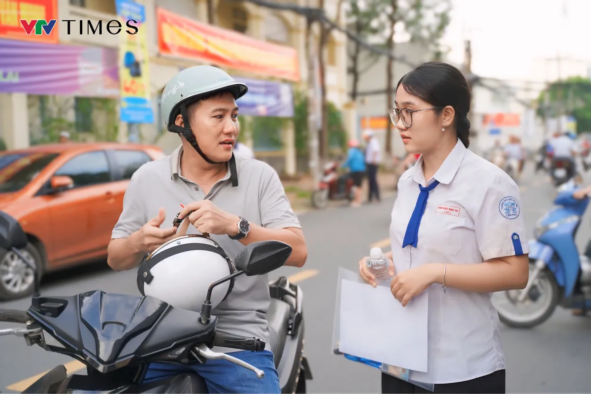 Cần Thơ: Giáo viên và thí sinh nhận định đề thi Ngữ văn bám sát định hướng đổi mới giáo dục, giàu tính nhân văn- Ảnh 3.
