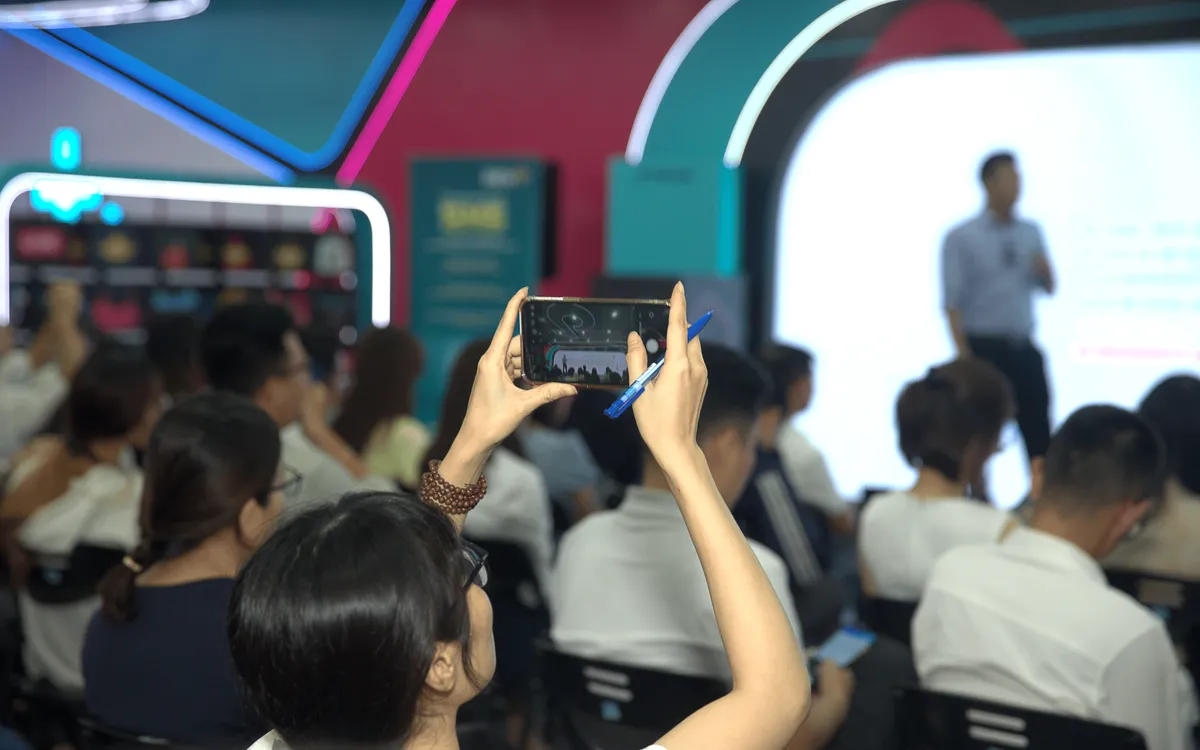 Đào tạo các nhà bán hàng, sớm hoàn thiện khung pháp lý thương mại điện tử - Ảnh 3.