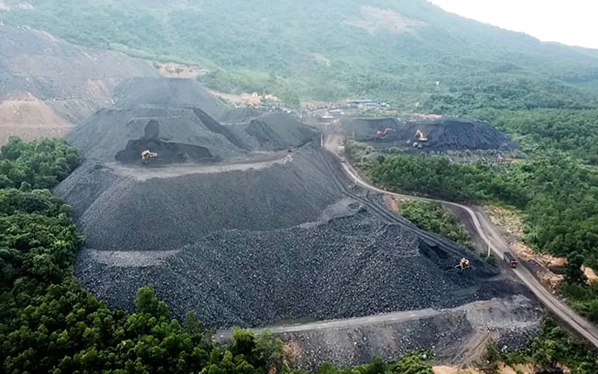 Mỏ than Minh Tiến (huyện Đại Từ, tỉnh Thái Nguyên) bị khai thác hơn 3 triệu tấn than lậu Mỏ than Minh Tiến (huyện Đại Từ, tỉnh Thái Nguyên) bị khai thác hơn 3 triệu tấn than lậu