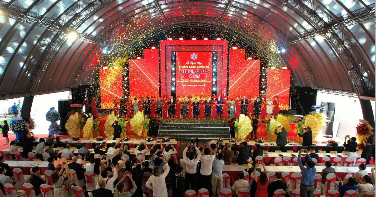 Uuviet Solutions cùng nệm lò xo túi Dream Master có mặt tại Vietbuild Thành phố Hồ Chí Minh 2025 - Ảnh 1.