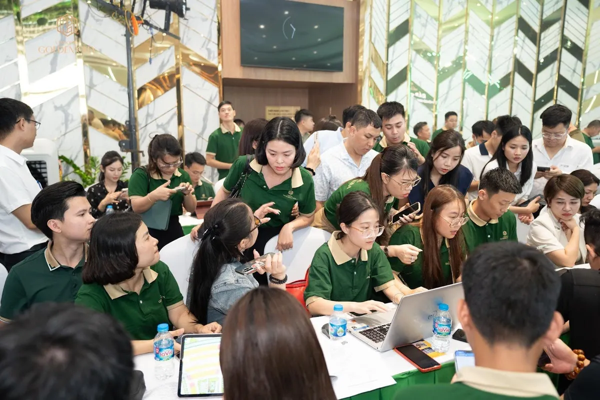 Home Plus khẳng định vị thế đại l&yacute; F1: Sự kiện r&aacute;p căn Golden City - Ảnh 2.