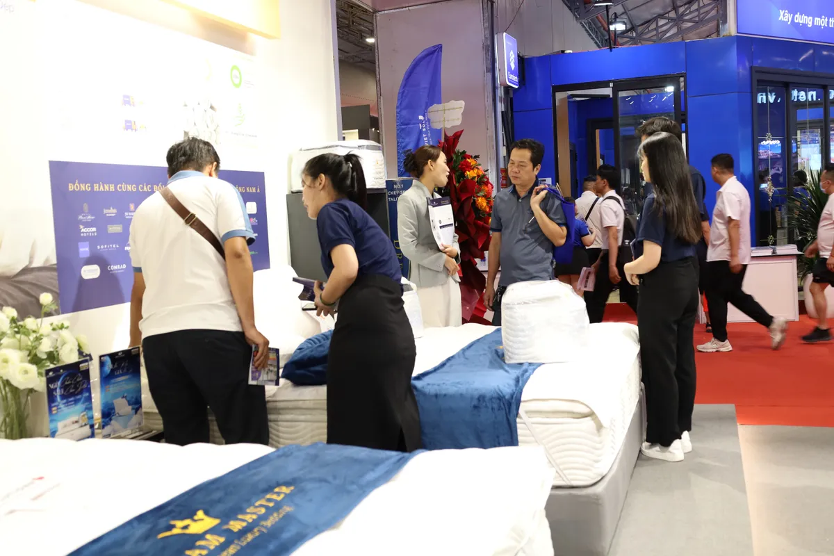 Uuviet Solutions cùng nệm lò xo túi Dream Master có mặt tại Vietbuild Thành phố Hồ Chí Minh 2025 - Ảnh 4.
