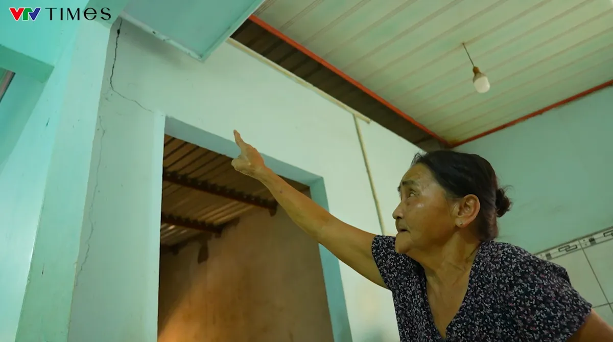 Bà Rịa - Vũng Tàu: Mỏ đá nổ mìn làm nứt nhà và bụi bay vào khu dân cư- Ảnh 1. Bà Rịa - Vũng Tàu: Mỏ đá nổ mìn làm nứt nhà và bụi bay vào khu dân cư- Ảnh 1.