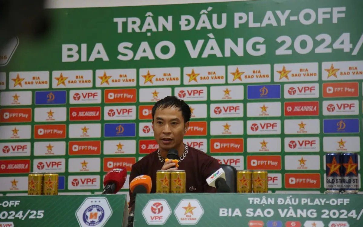 HLV Lê Đức Tuấn tiết lộ về việc ban huấn luyện CLB Đà Nẵng đã dành nhiều thời gian để nghiên cứu lối đá của Bình Phước, đặc biệt là Công Phượng.