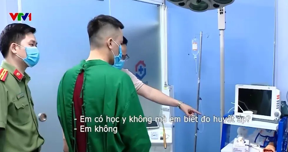 C&ocirc;ng nh&acirc;n đ&oacute;ng gạch h&oacute;a ''b&aacute;c sĩ thẩm mỹ&rdquo;,  thu lợi bất ch&iacute;nh h&agrave;ng tỷ đồng- Ảnh 2.