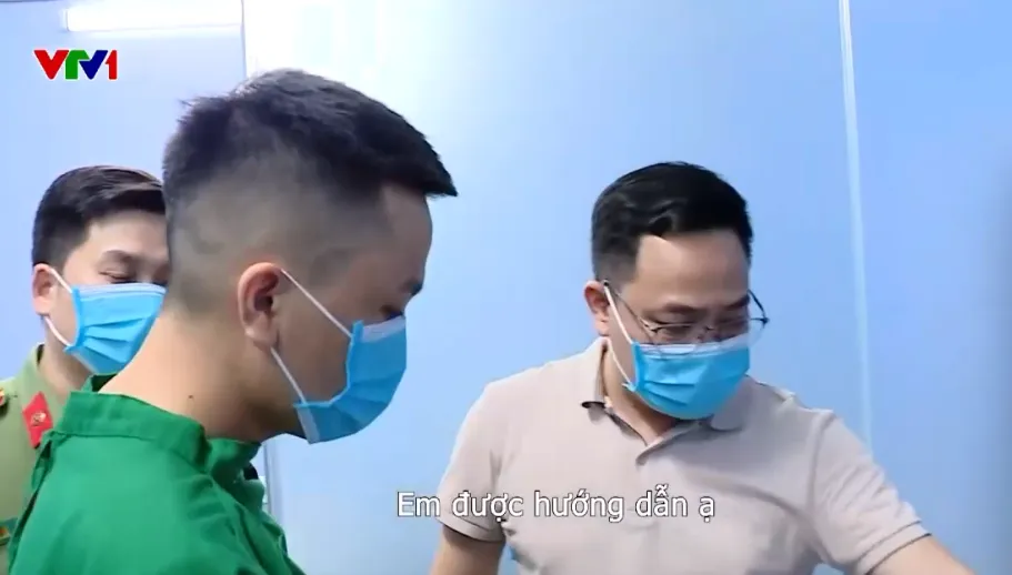 C&ocirc;ng nh&acirc;n đ&oacute;ng gạch h&oacute;a ''b&aacute;c sĩ thẩm mỹ&rdquo;,  thu lợi bất ch&iacute;nh h&agrave;ng tỷ đồng- Ảnh 3.