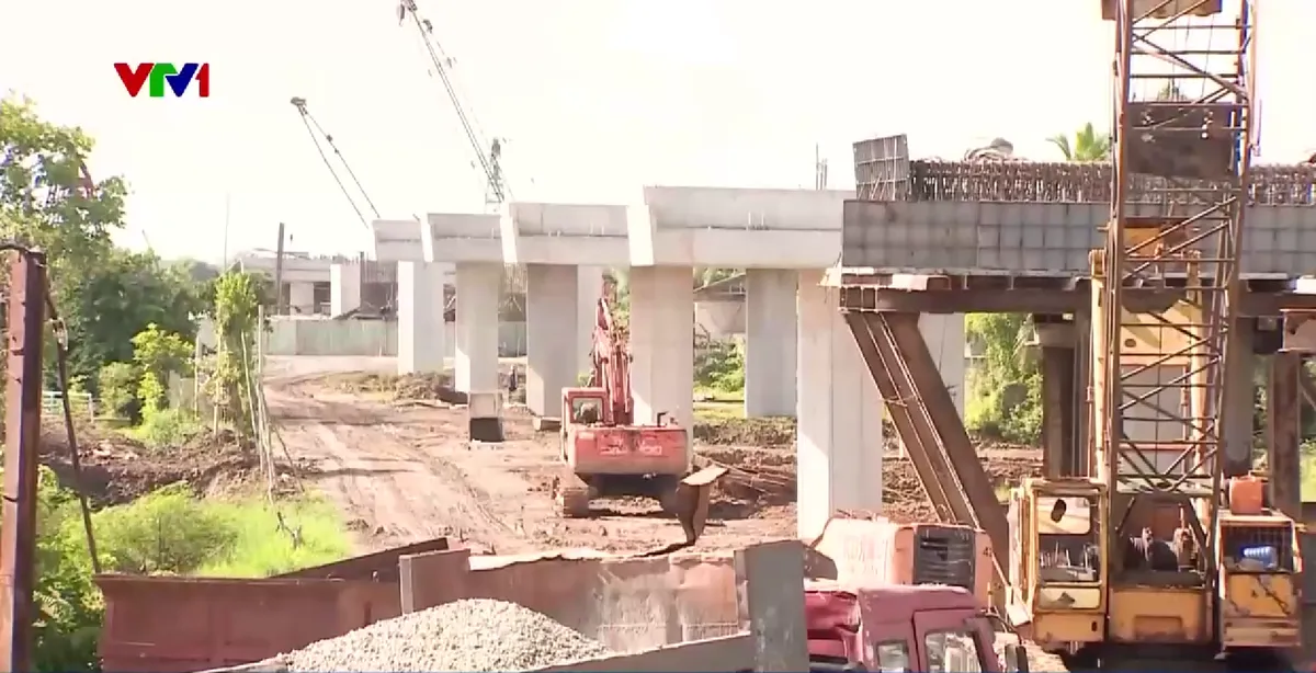 Đồng bằng s&ocirc;ng Cửu Long tăng tốc thi c&ocirc;ng cao tốc trong m&ugrave;a mưa, quyết t&acirc;m về đ&iacute;ch đ&uacute;ng hẹn - Ảnh 1.