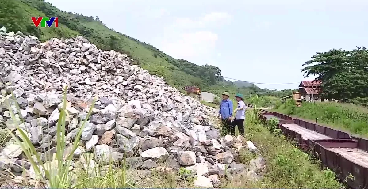 Chủ động phòng chống sạt trượt đường sắt mùa mưa bão - Ảnh 1.